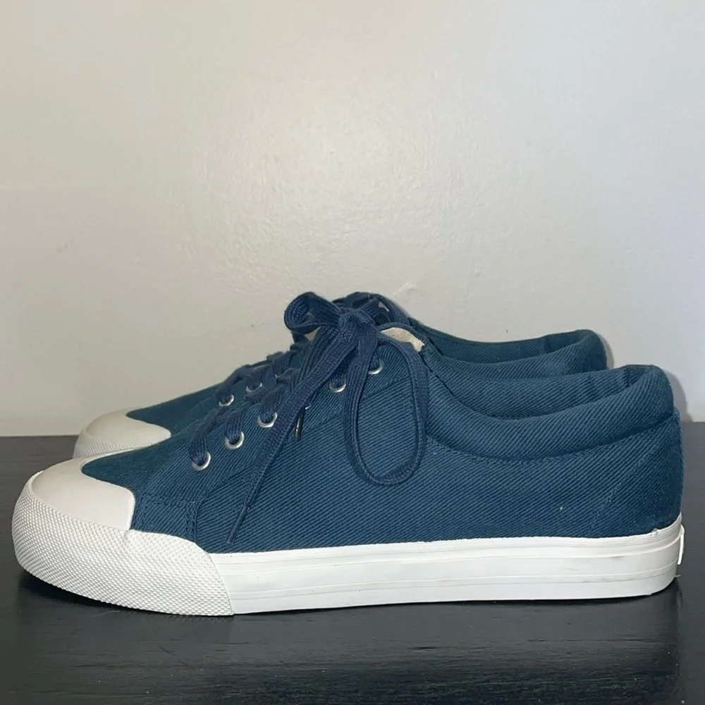 L.L. Bean Men’s Canvas Sneakers.  Top Siders.  Size 10.  Non marking soles.